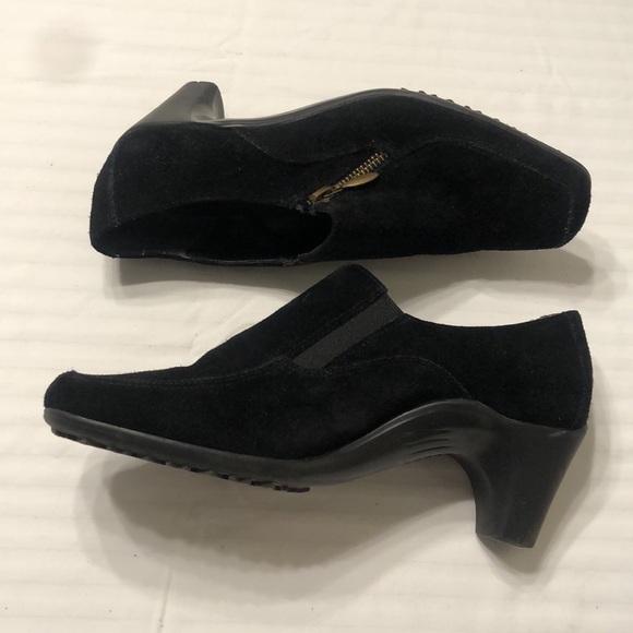 Women’s size 8 aerosoles black leather booties style at last with side zipper - Picture 15 of 15